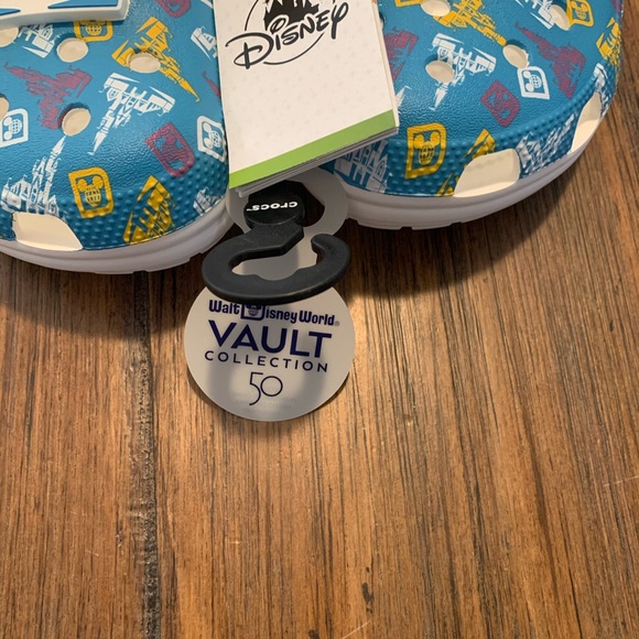 2022 WDW 50th Anniversary The Vault Castle Adult Clogs Crocs Size W11 M9 - Picture 8 of 11
